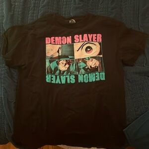 Demon Slayer Men’s Medium Graphic Tshirt
